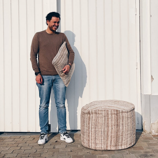 Buitenpoef Lion - beige