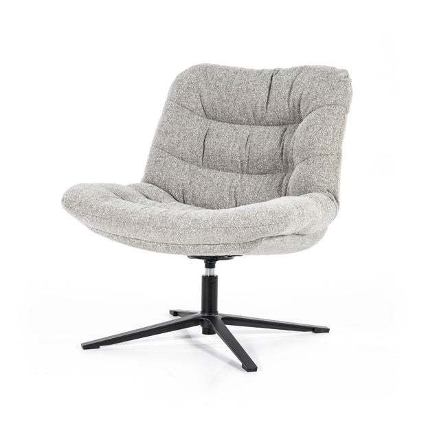 Lichtgrijze draaifauteuil zonder armleuningen in een dikke comfortabele boucléstof. Fauteuil Danica is van het merk Eleonora, verkrijgbaar bij De Houten Kruik,