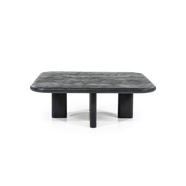 Vierkante zwarte houten salontafel met afgeronde  hoeken en platte poten 