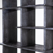Open zwarte houten kast 