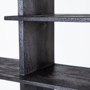 Open zwarte houten kast 