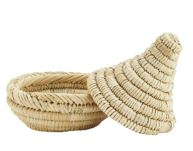 Klein natuurlijk mandje in de vorm van een tajine waar je het deksel kan openen en sluiten